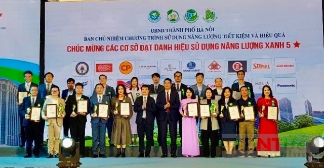 Hà Nội vinh danh 83 cơ sở công trình sử dụng năng lượng xanh năm 2024