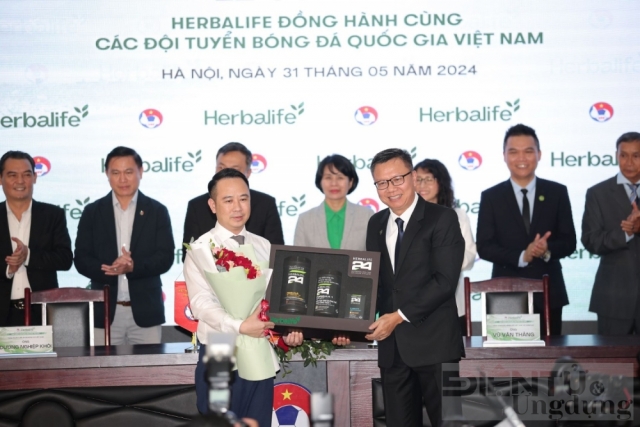 Herbalife Việt Nam tiếp tục đồng hành cùng Liên đoàn Bóng đá Quốc gia Việt Nam