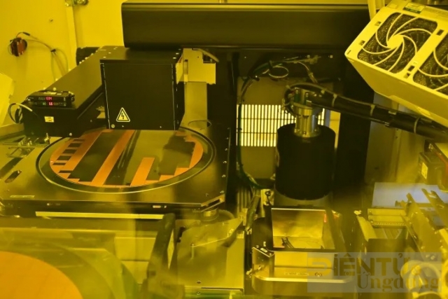 Intel hợp tác chiến lược với Microsoft quyết giành lại vị thế thống trị về sản xuất chip