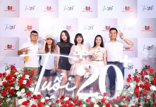 Minh Tuấn Mobile giao thành công 200 iPhone 16 series VN/A ngay trong đêm mở bán sớm