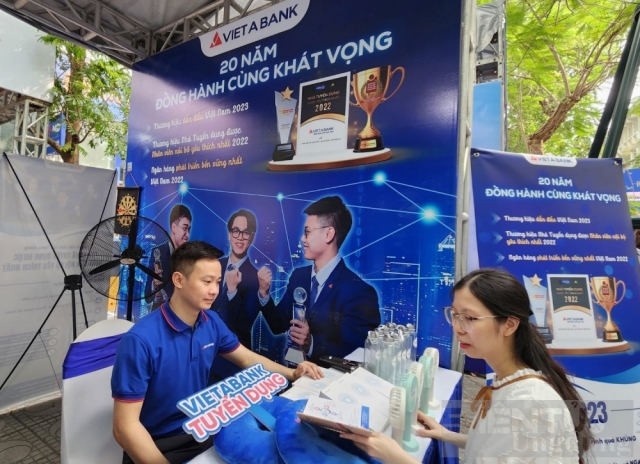 Nâng cao kỹ năng quản lý tài chính, ngân hàng cho giới trẻ