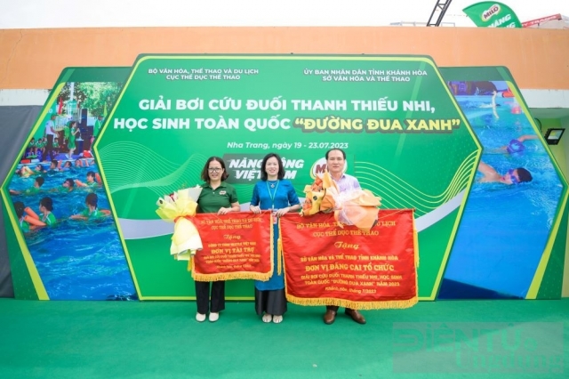 Nestlé MILO đồng hành cùng giải bơi 