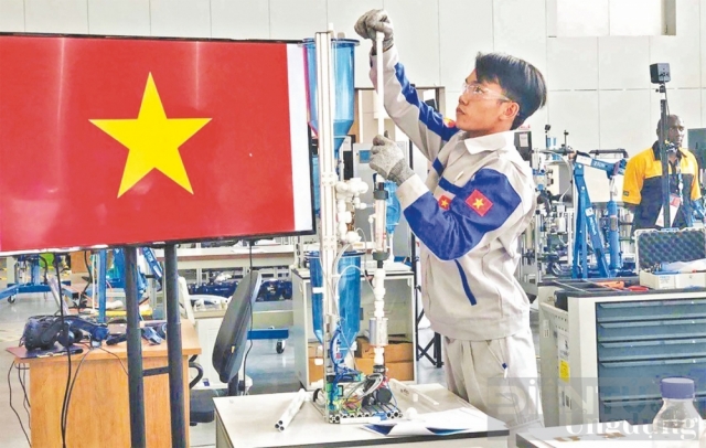 Phát triển nguồn nhân lực chất lượng cao, thu hút và trọng dụng nhân tài