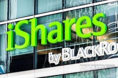 Quỹ iShares ETF mạnh tay bán hàng loạt cổ phiếu ngân hàng