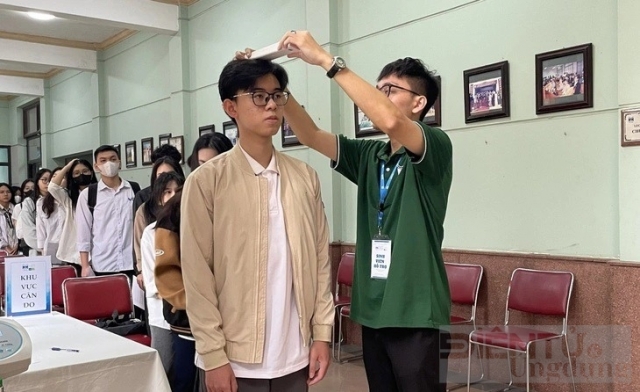 Trường Quản trị và Kinh doanh không xét tuyển thí sinh thấp lùn