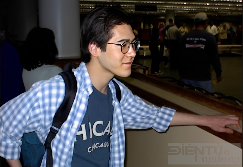 nguoi co iq cao hon ca albert einstein hien la chuyen gia dau nganh vu tru hoc