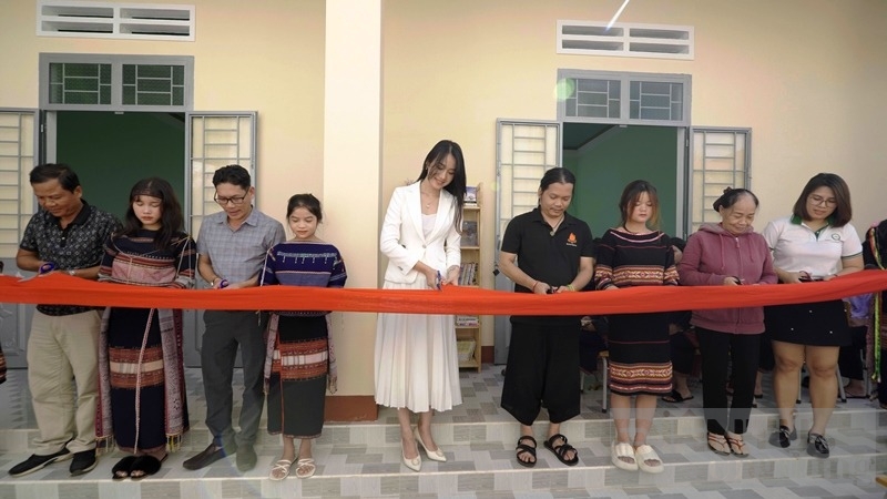 nha noi tru cho em tiep suc cho hoc sinh mien nui kbang den truong