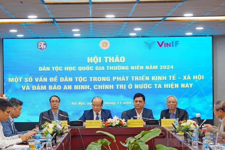 nhung van de dan toc trong phat trien kinh te xa hoi