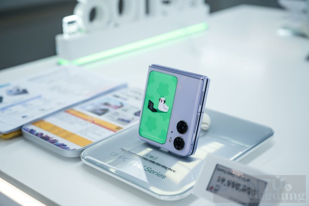 oppo to chuc chuoi trai nghiem find n2 flip