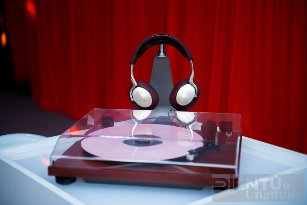 pgi chinh thuc phan phoi cac san pham cua bowers wilkins bw