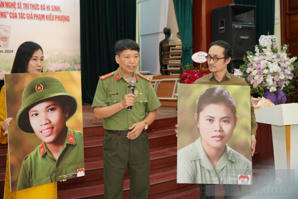 phuc dung di anh mau cho nguoi co cong voi cach mang tu cong nghe ai