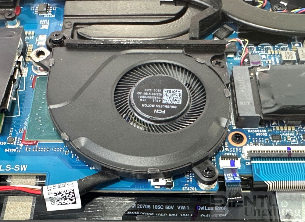 rog strix scar 18 laptop gaming dau tien su dung intel the he 13 va rtx 40 series