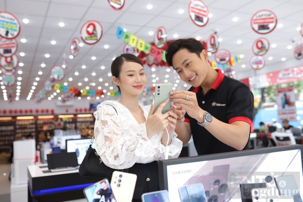 sale het ket nam fpt shop mo dot giam gia khung den 70