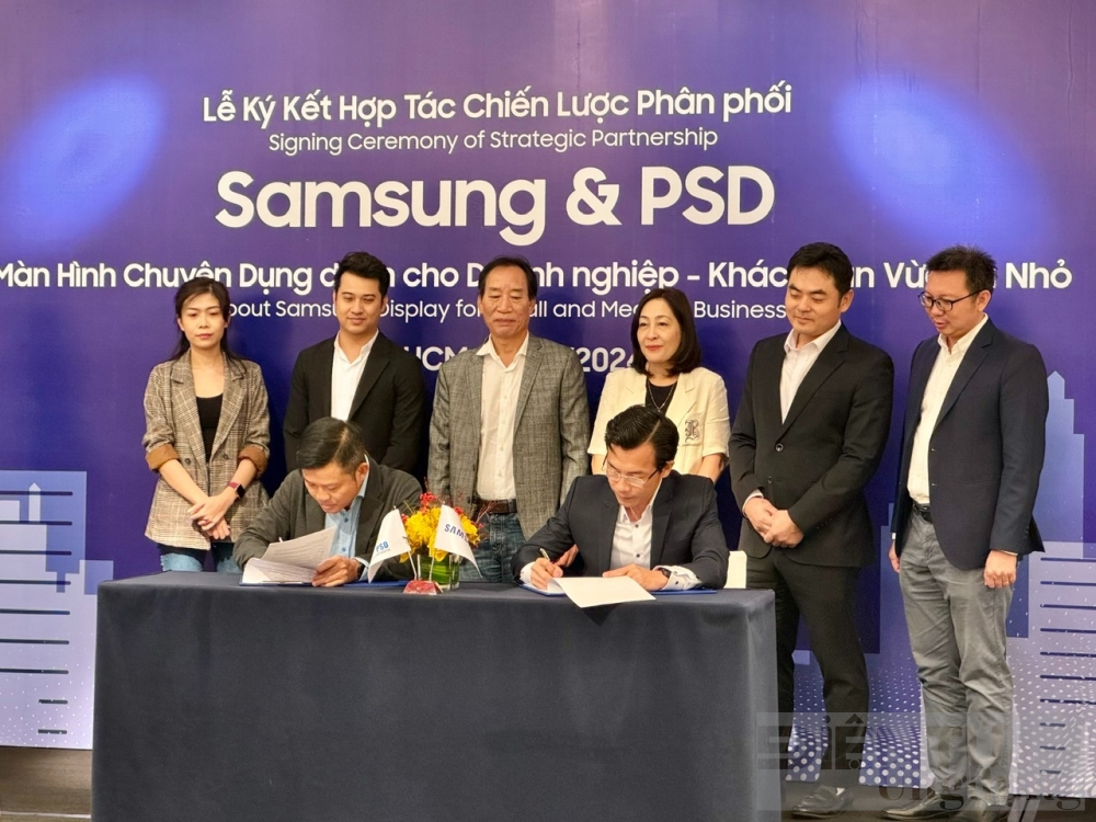 samsung hop tac cung psd mang giai phap hien thi toan dien den cho cac dn vua va nho