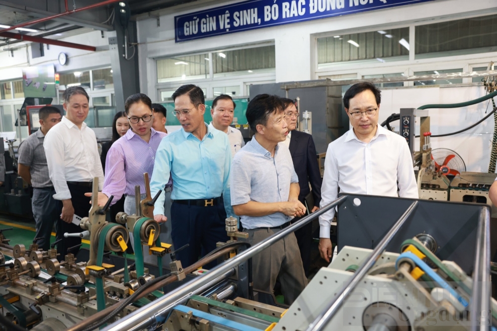 samsung viet nam tong ket du an ho tro phat trien nha may thong minh dot 12023