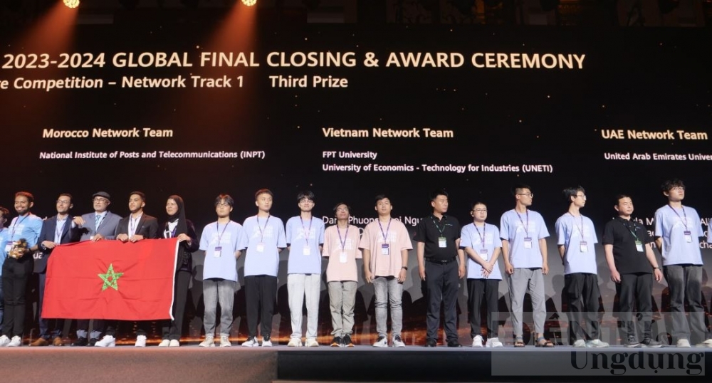 sinh vien viet nam xuat sac gianh giai ba tai cuoc thi huawei ict competition 2023 2024