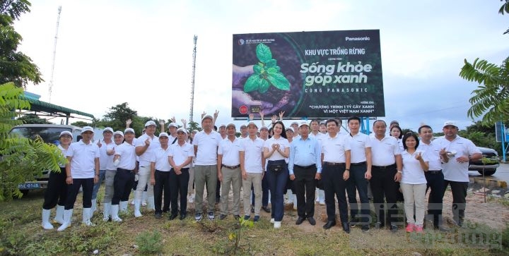 song khoe gop xanh panasonic chung suc trong 1 ty cay xanh