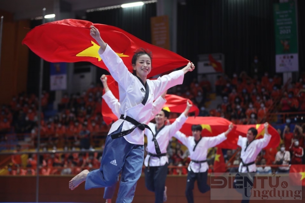 Sức sáng tạo lớn nhất là sức sáng tạo của Nhân dân