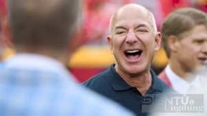 Cổ phiếu Amazon lên giá, tỷ phú Bezos 