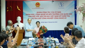 GS.TS Nguyễn Thanh Thuỷ làm Chủ tịch Hội Tin học Việt Nam