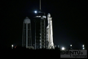 SpaceX thành công phóng vệ tinh khổng lồ vào không gian