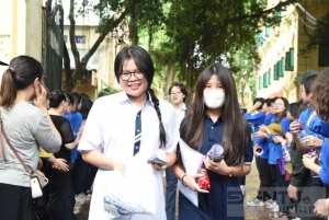Thí sinh phấn khởi với đề thi Ngữ văn 