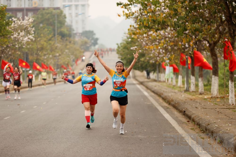 tien phong marathon 2023 dien ra thanh cong tai lai chau