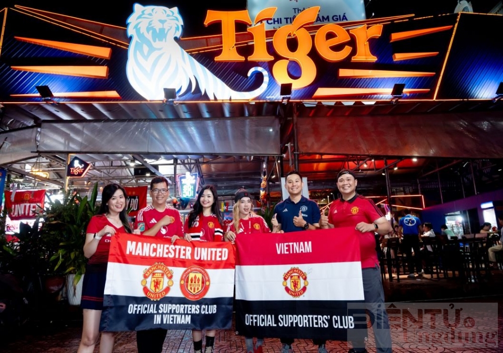 tiger tro thanh bia chinh thuc cua clb bong da manchester united