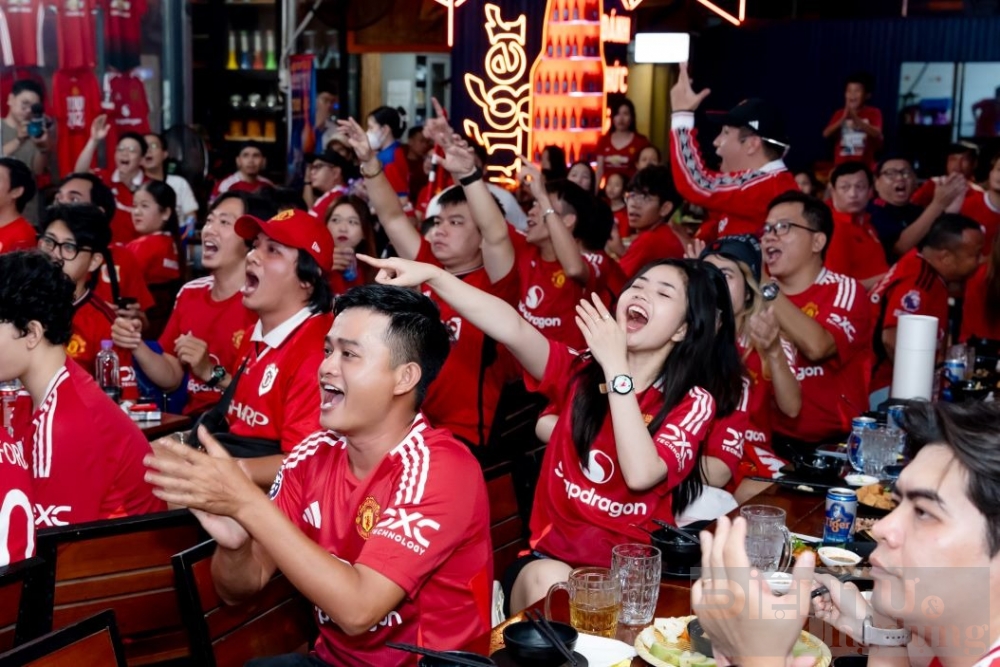 tiger tro thanh bia chinh thuc cua clb bong da manchester united