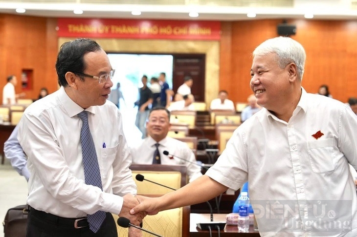 tphcm cong bo grdp uoc tang 646 trong nua dau nam 2024