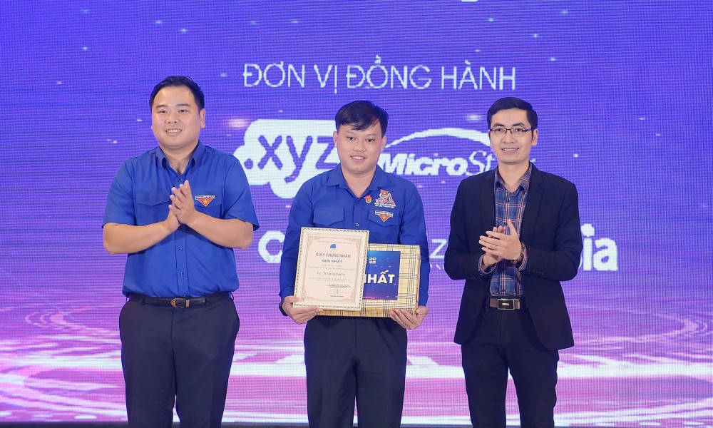 trao giai cuoc thi truc tuyen thanh nien khoi tao guong mat so nam 2022 trao giai cuoc thi truc tuyen thanh nien khoi tao guong mat so nam 2022