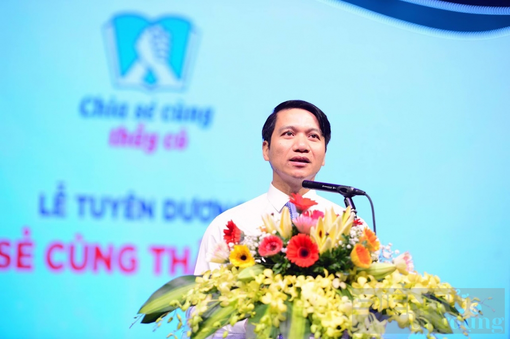 tuyen duong 68 giao vien tieu bieu trong chuong trinh chia se cung thay co nam 2022