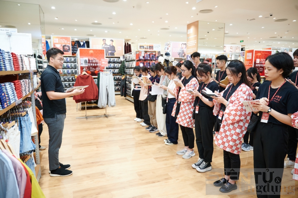 uniqlo hoan kiem chinh thuc khai truong