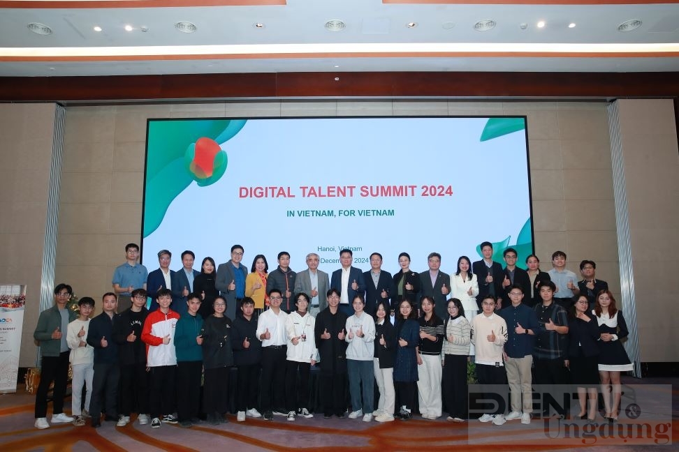 vietnam digital talents summit 2024 ton vinh cac sinh vien xuat sac