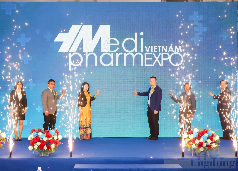 Vietnam Medipharm Expo 2024 quy tụ gần 100 gian hàng đến từ 8 quốc gia và vùng lãnh thổ