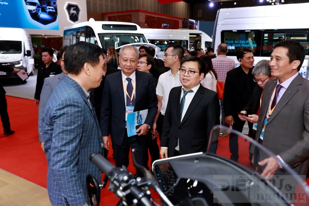 vietnam motor show 2024 chinh thuc mo cua don khach