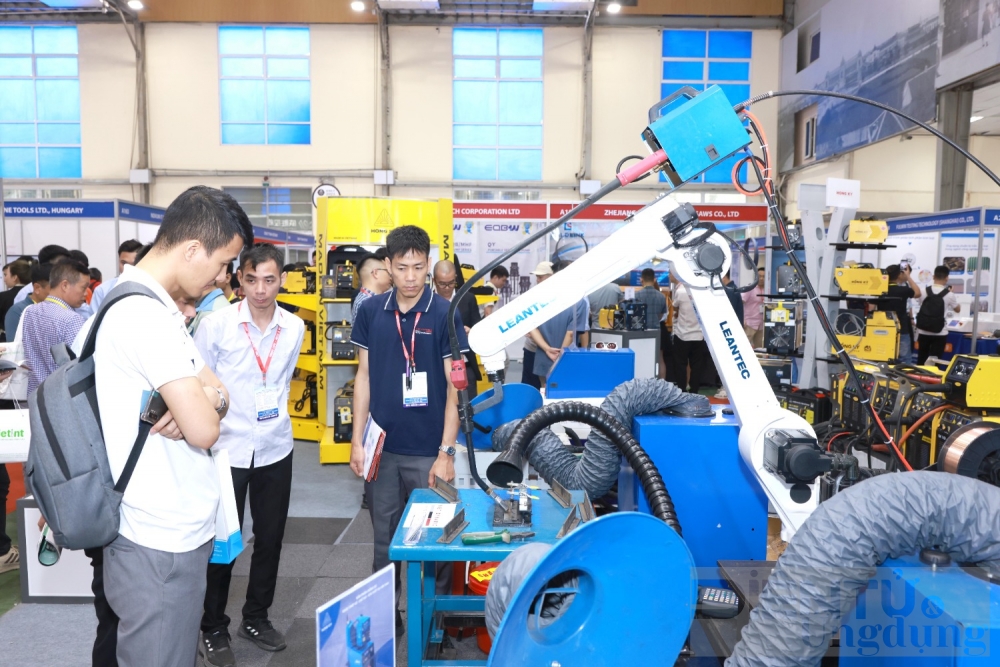 VINAMAC EXPO 2024: Hướng tới sản xuất xanh, thương mại, năng lượng và công nghiệp xanh