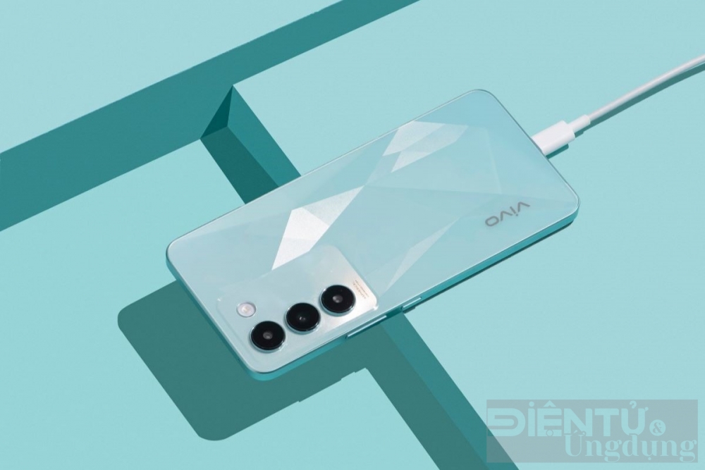 vivo y100 ban nang cap toan dien cua dong y series