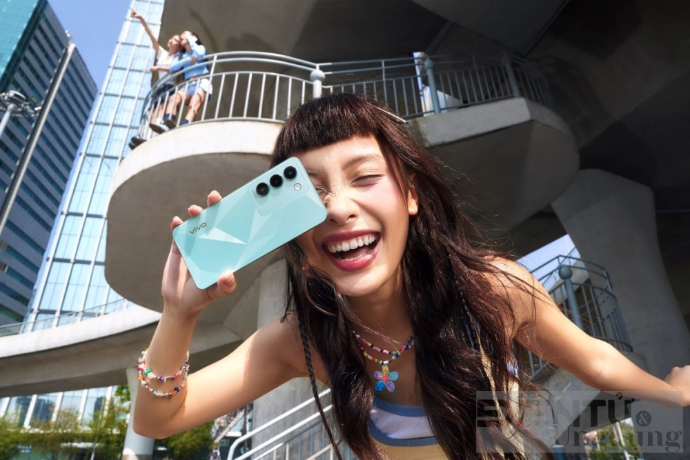 vivo y100 ban nang cap toan dien cua dong y series
