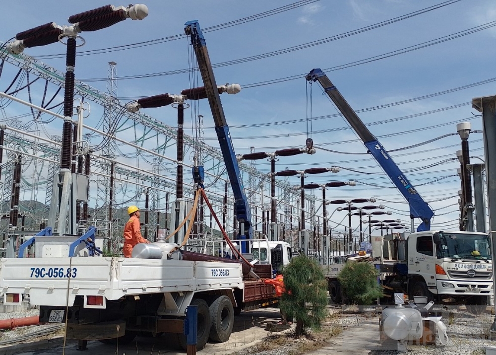 xuyen tet thi cong sua chua thiet bi tai tba 500kv vinh tan